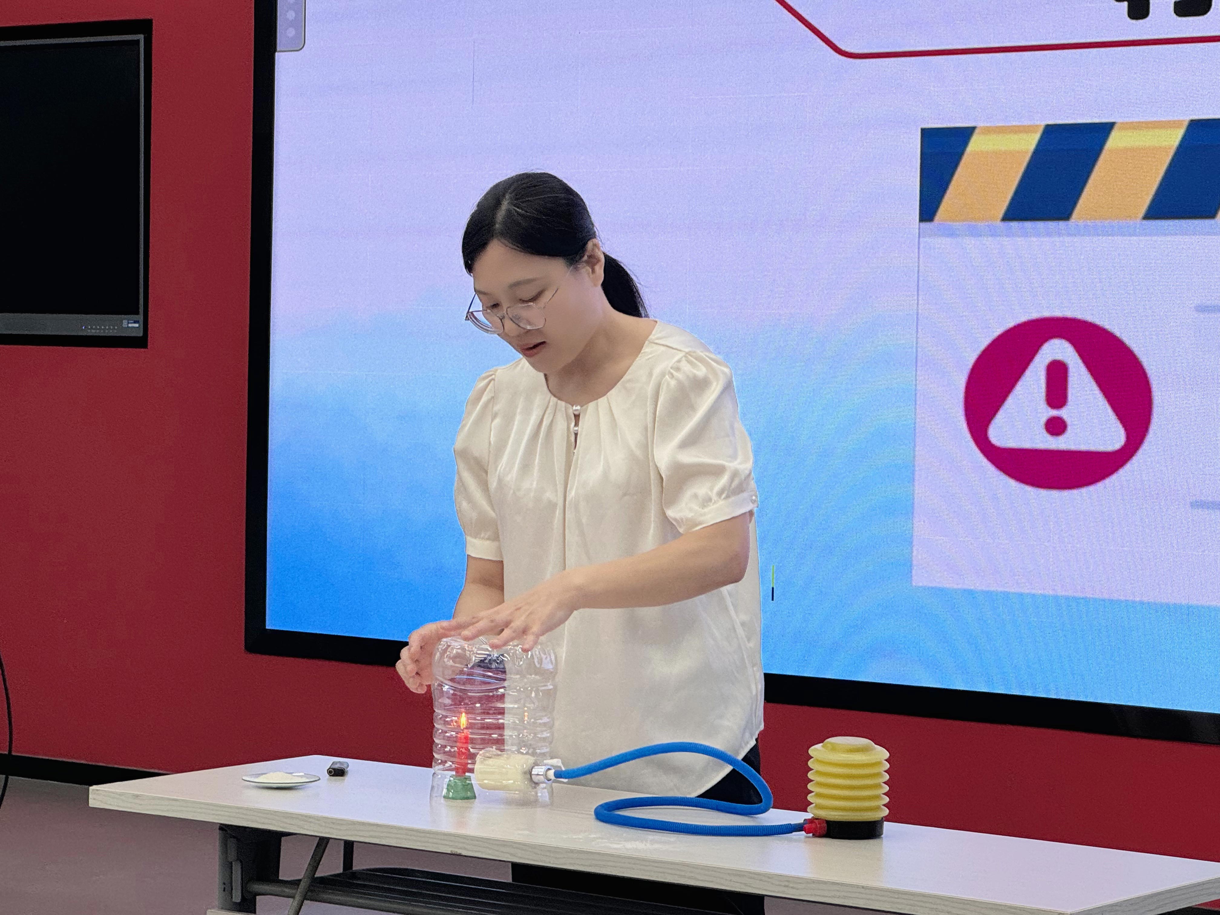 学校举办2025年度“教学标兵”第二期晒课活动